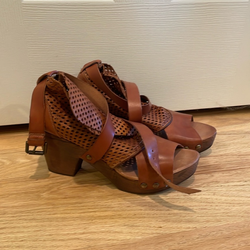 Free People Brown Leather clogs